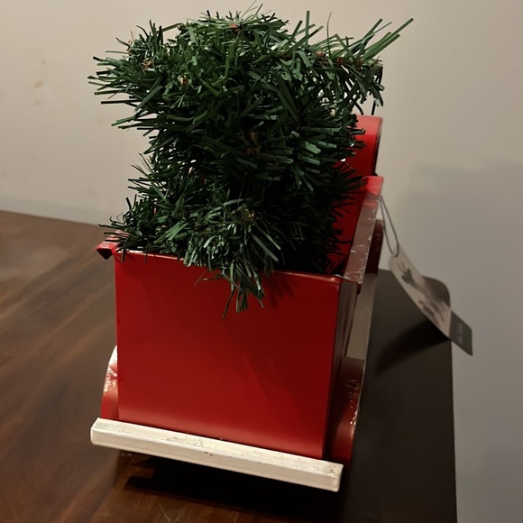 Rae Dunn Tin MERRY CHRISTMAS truck - Picture 6 of 7